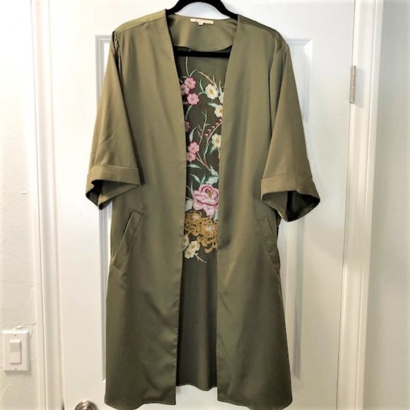 Satin Garden Kimono by Floreat from Anthropologie - Picture 7 of 10